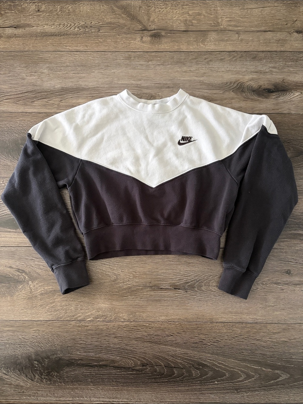 Nike Sportswear Heritage Cropped Fleece Chevron Crewneck Black/White S